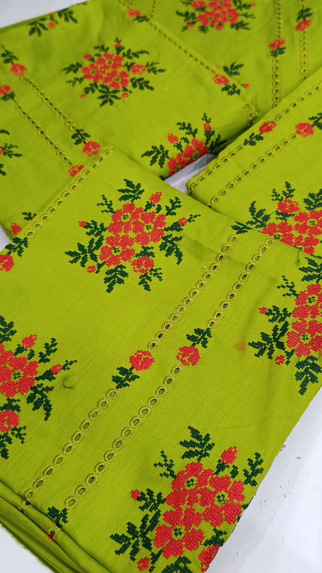 2pc chicken kari line Dhani lawn