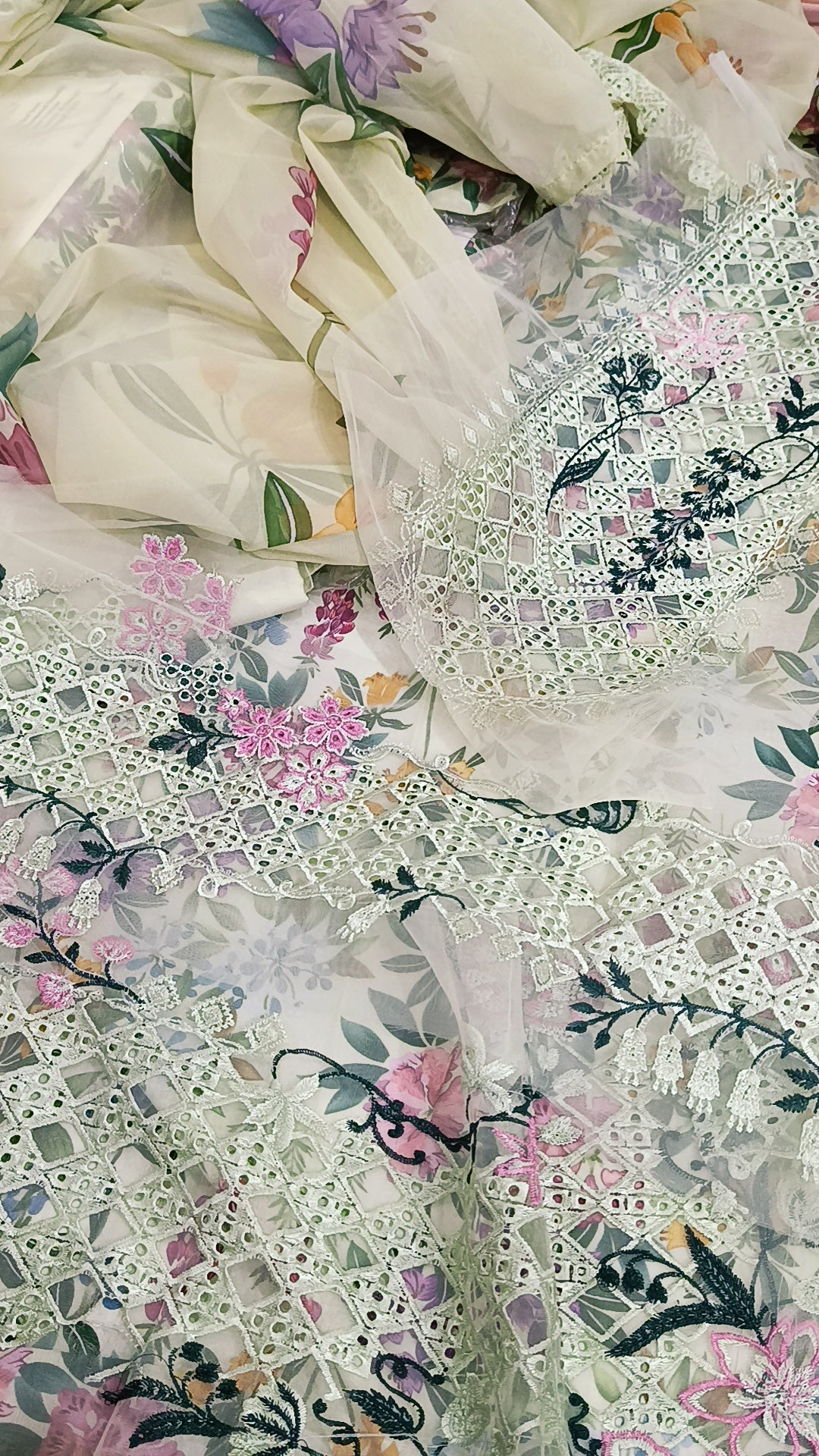3pc lawn zainish silk duaptta