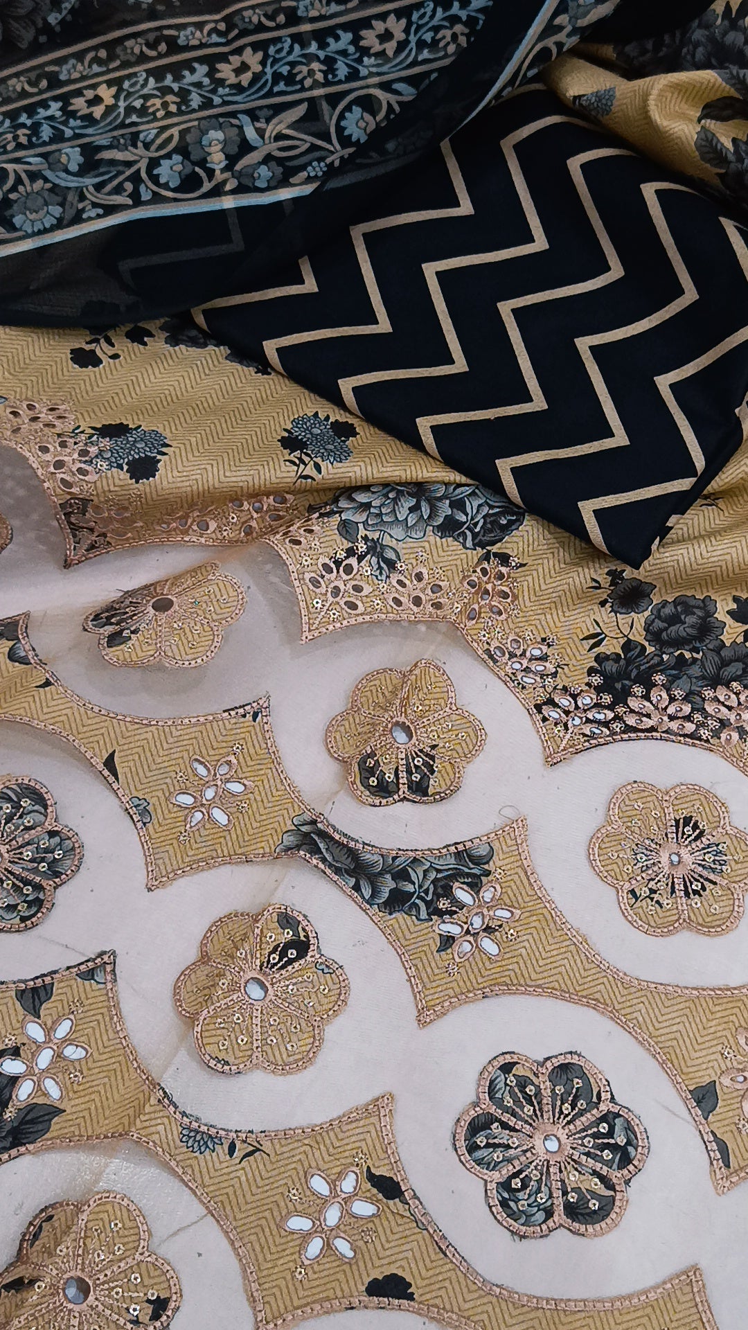 3pc lazerkari peach black lawn