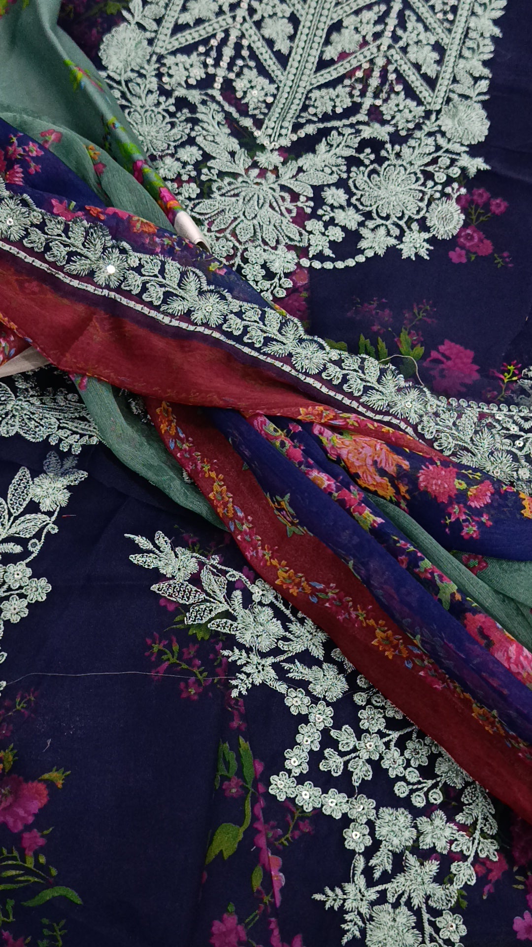 3pc baroque contrast lawn