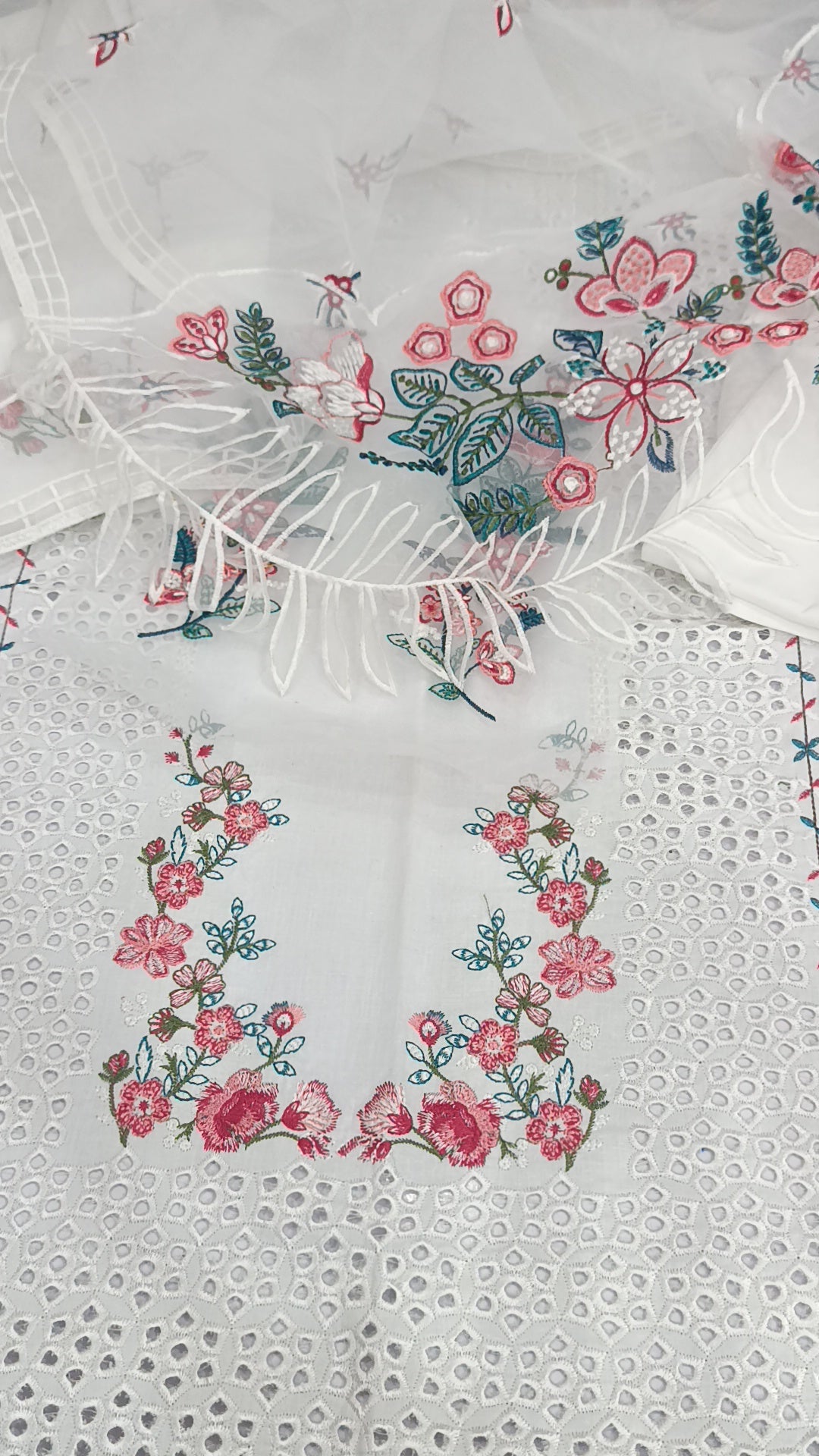 3pc white Qalamkar lawn