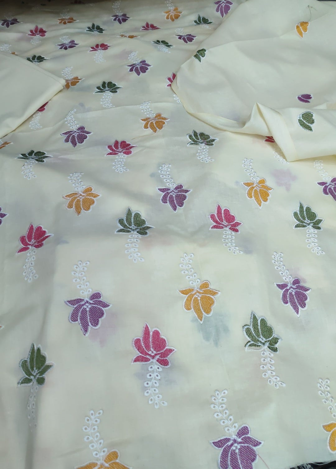 2pc tulips skin lawn