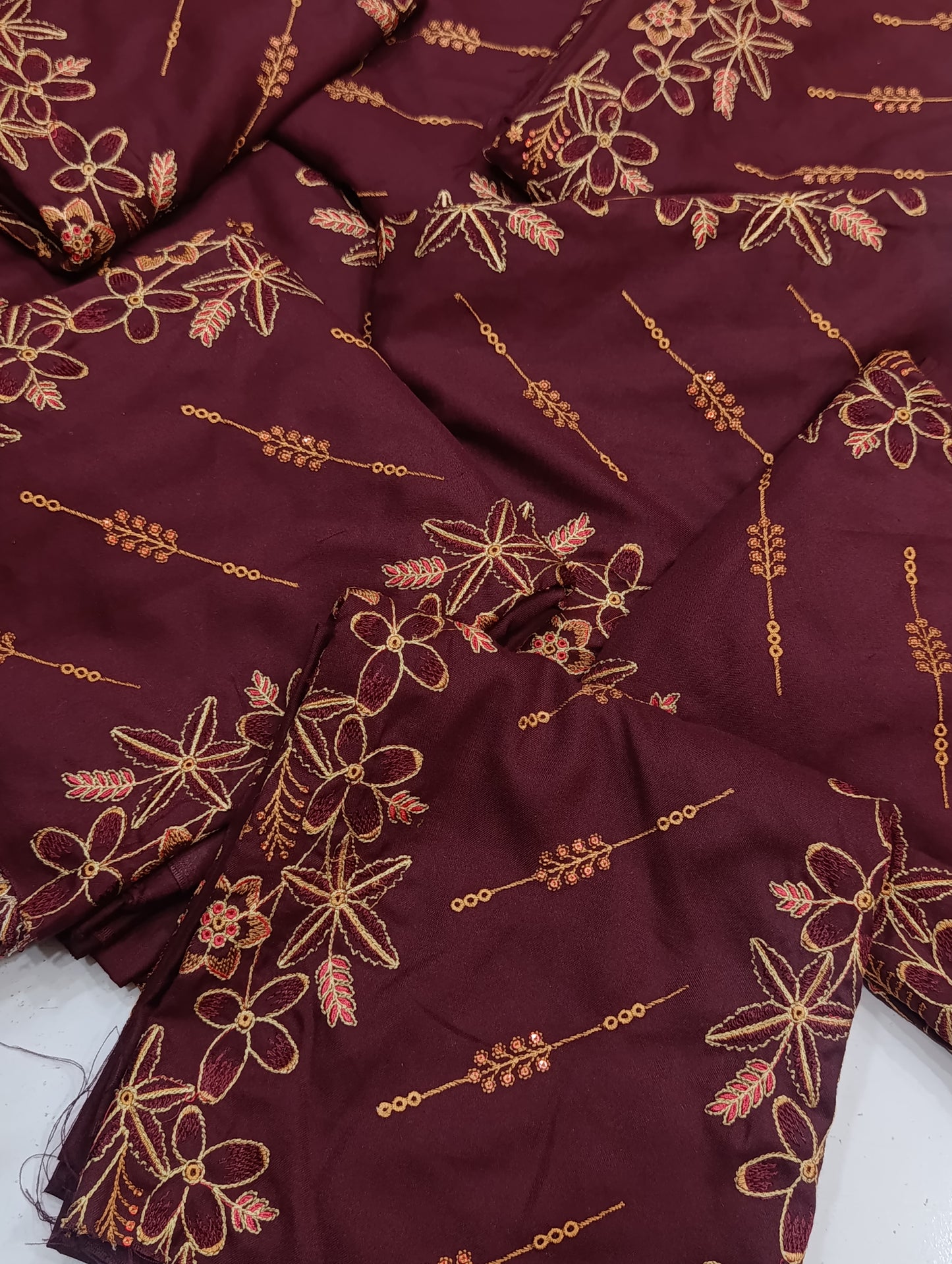 2pc dhanak heavy embroidry 3 laari MAROON