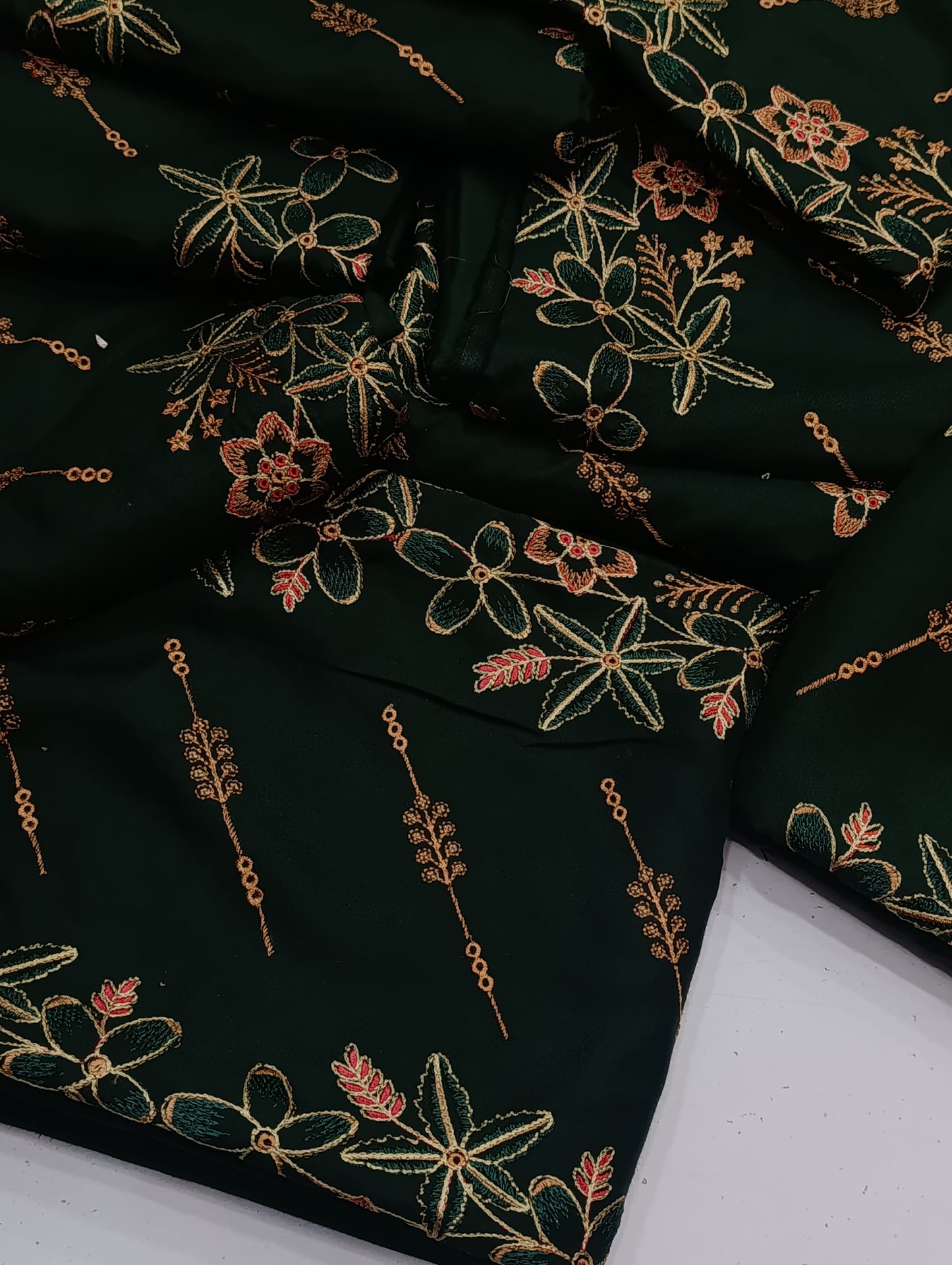 2pc dhanak heavy embroidry 3 laari GREEN