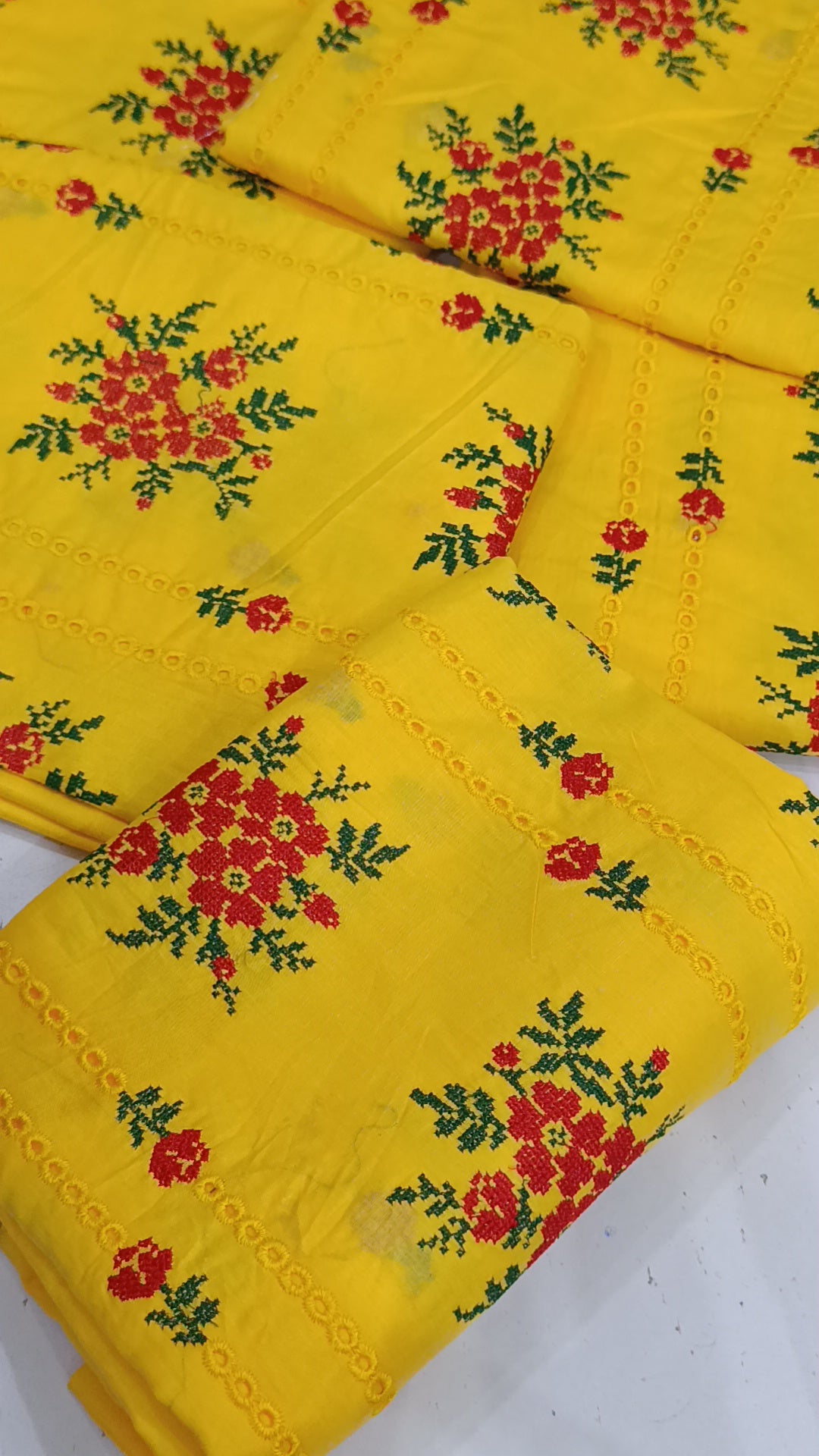 2pc line chicken kari yellow lawn