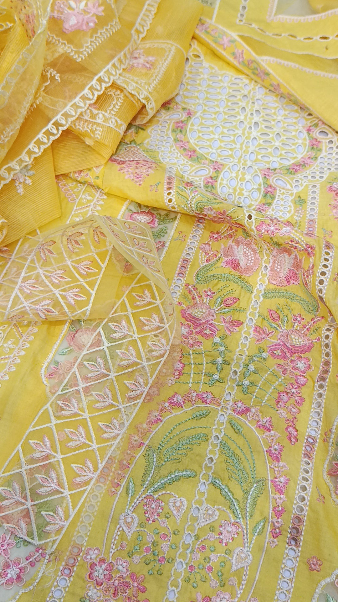3pc Blessed yellow lawn