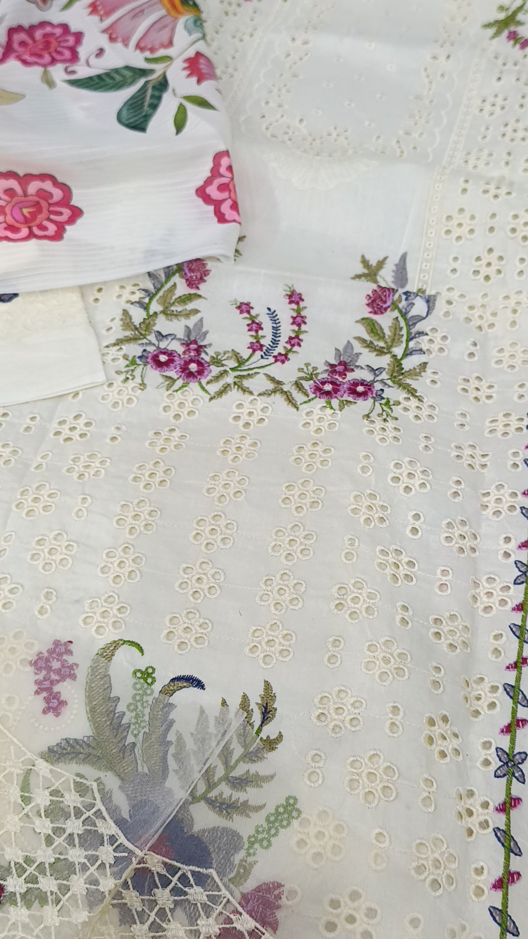 3pc Qalamkar off-white Attraction lawn