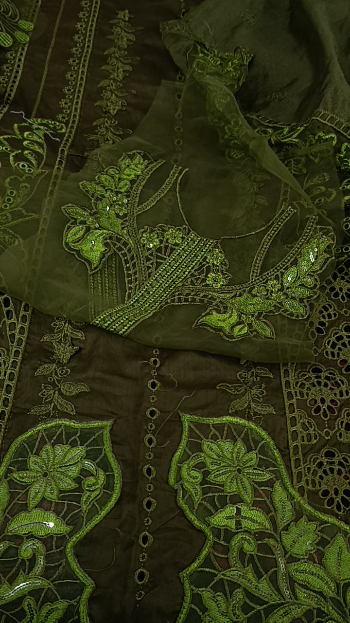 3pc mehraban mehndi lawn