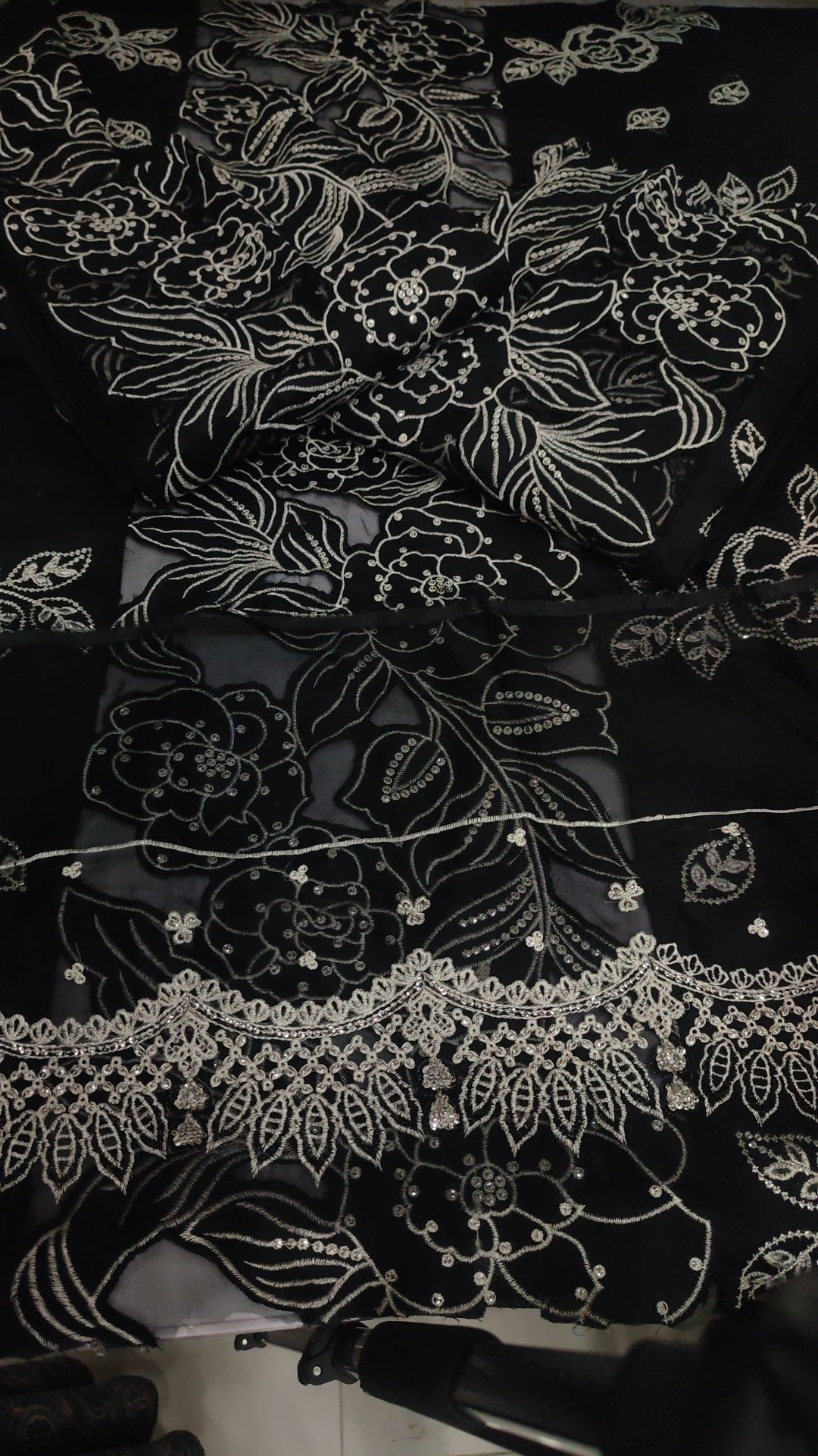 2pc iconic black lawn