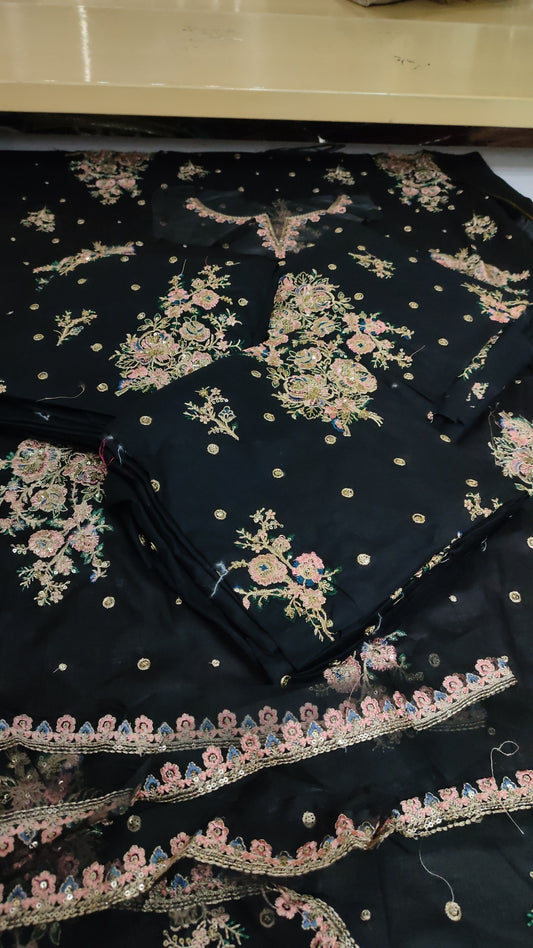 2pc Ethnic black lawn