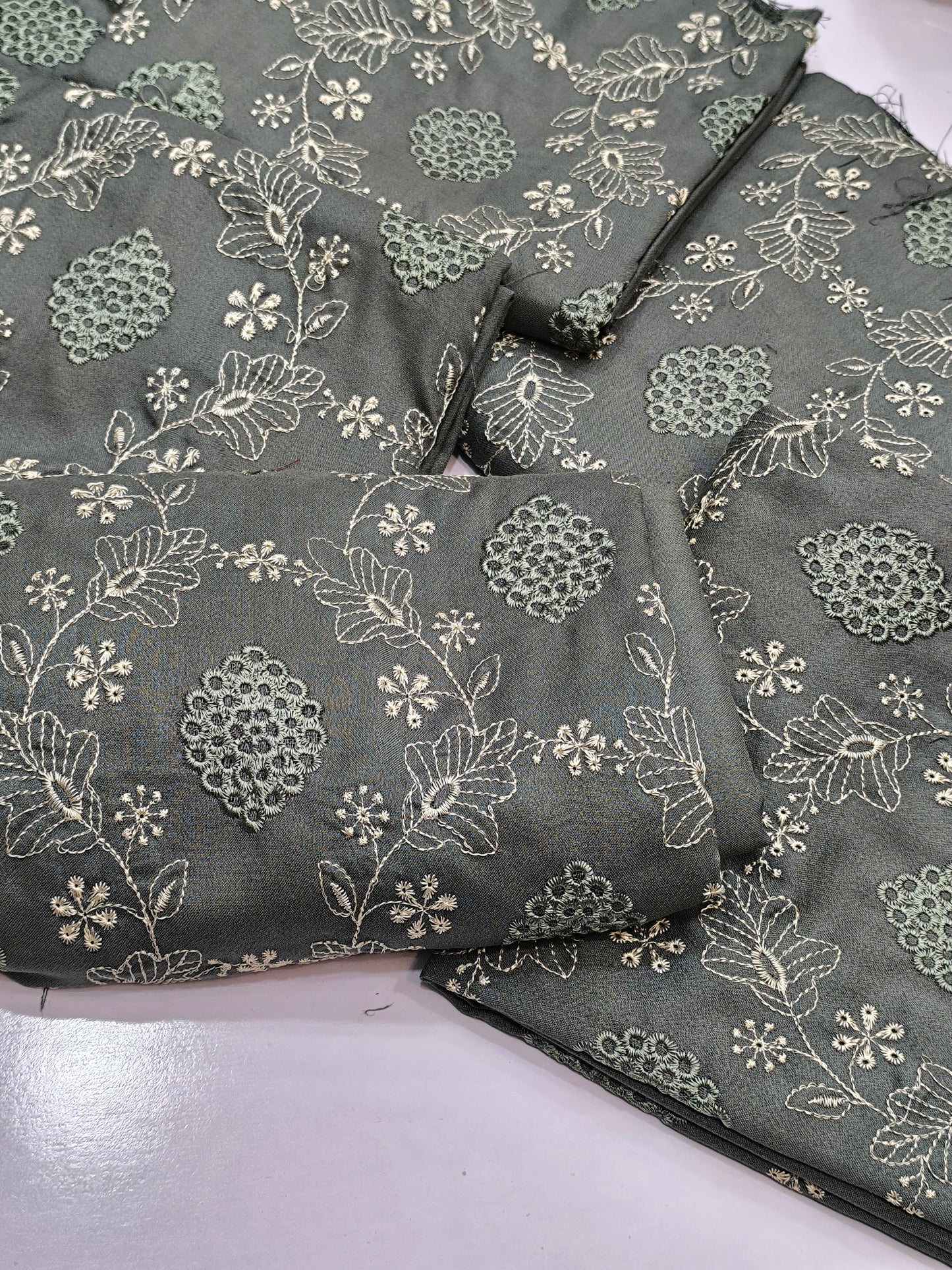 2PC Heavy Embroidered Suit for Women | Side Sleeves | PISTACHOSHABAREEZE
