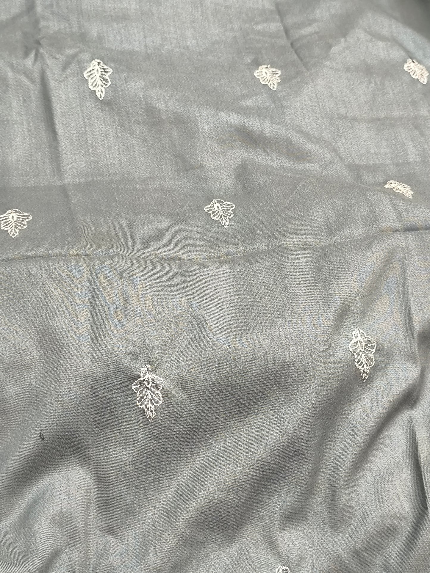 2PC Heavy Embroidered Suit for Women | Side Sleeves | PISTACHOSHABAREEZE