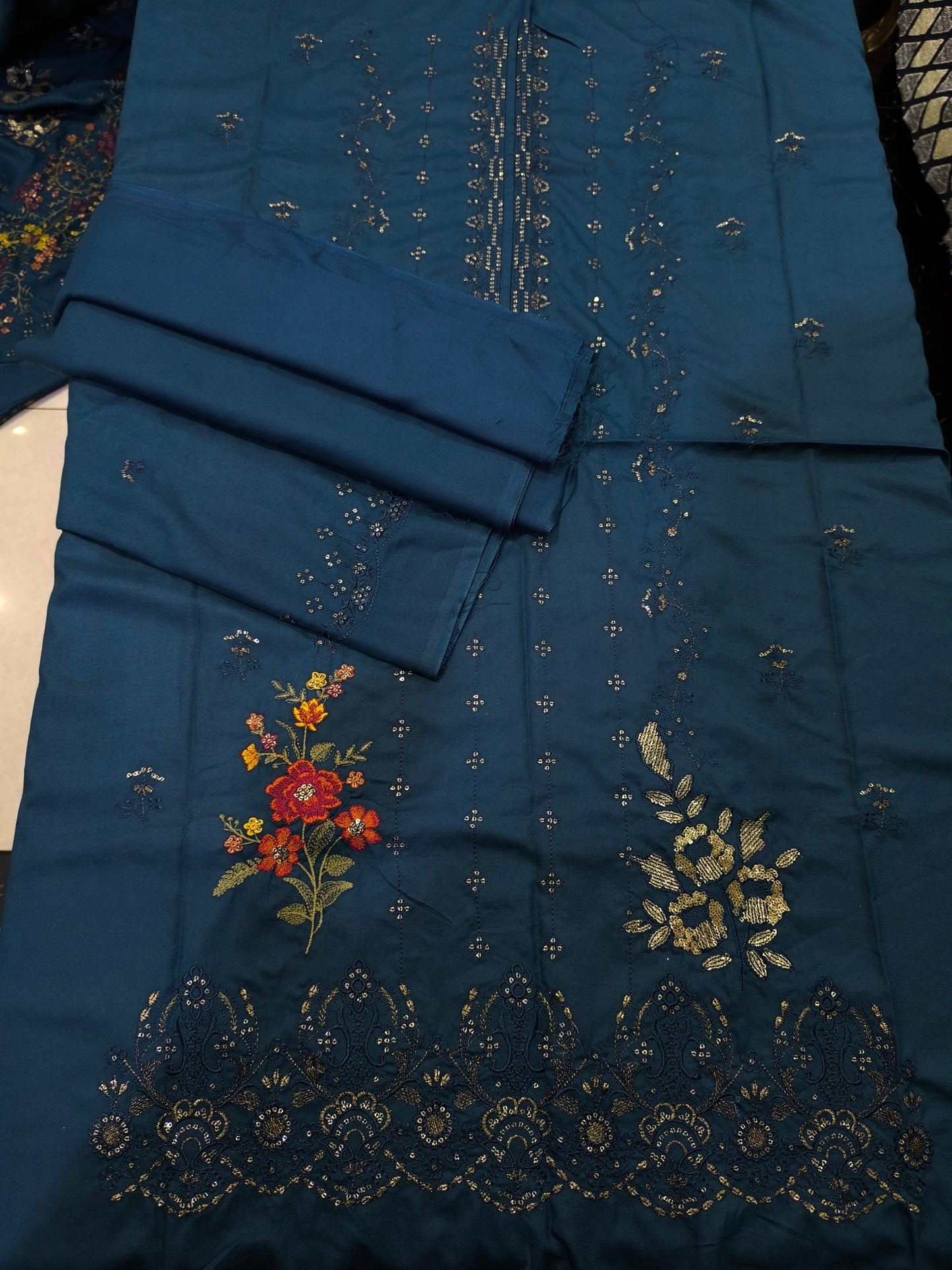 Bareeze Runway Inspired 3PC  Heavy Embroidered RUNWAY ZINK
