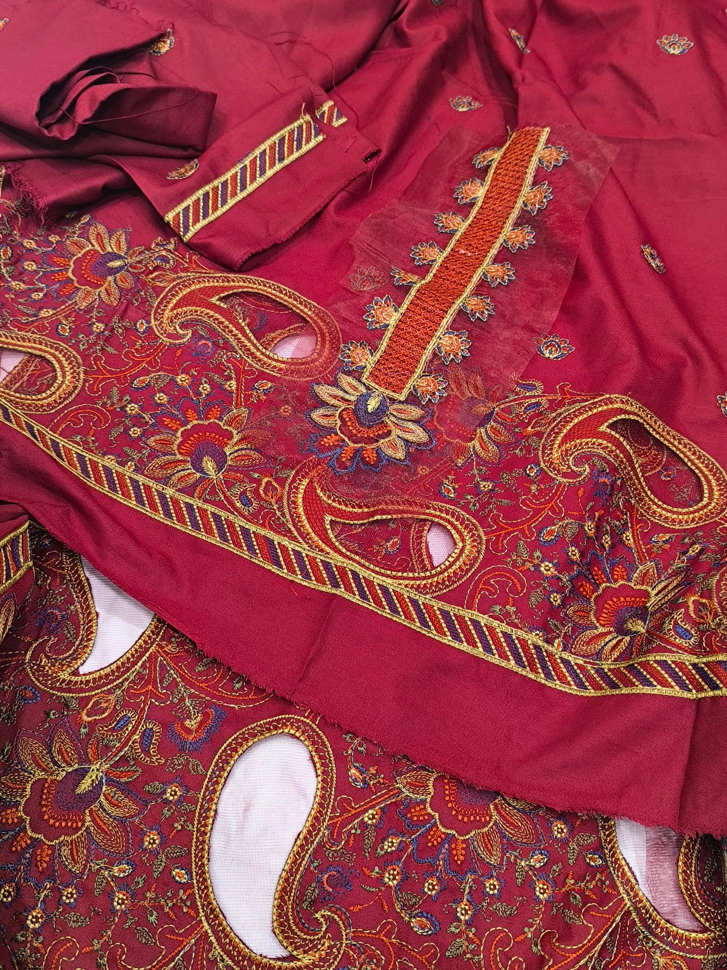 3-Piece Dhanak Winter Suit – Heavy Embroidered Shawl, Laser Cutwork Shirt & Trouser MANGO MAROON