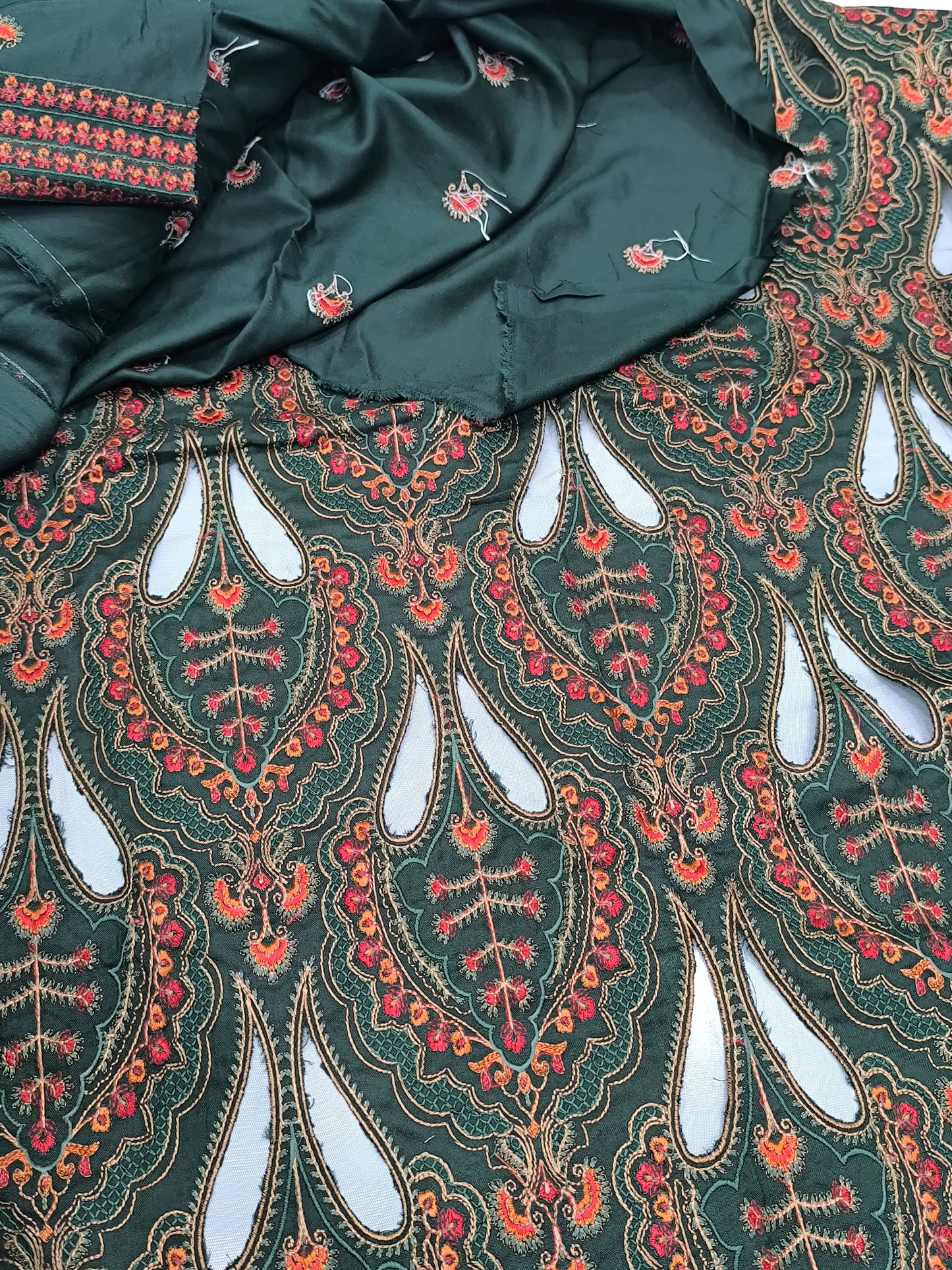 3-Piece Dhanak Winter Suit – Heavy Embroidered Shawl, Laser Cutwork GREEN AMBI
