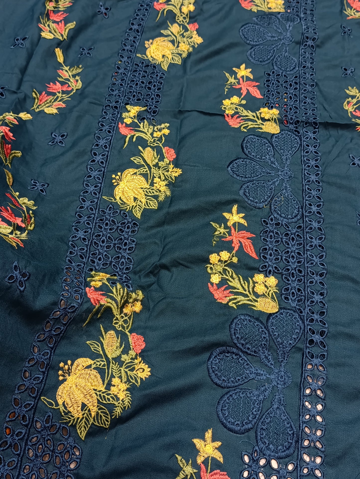 Winter Dhanak 2PC Suit – Heavy Embroidery zink batik