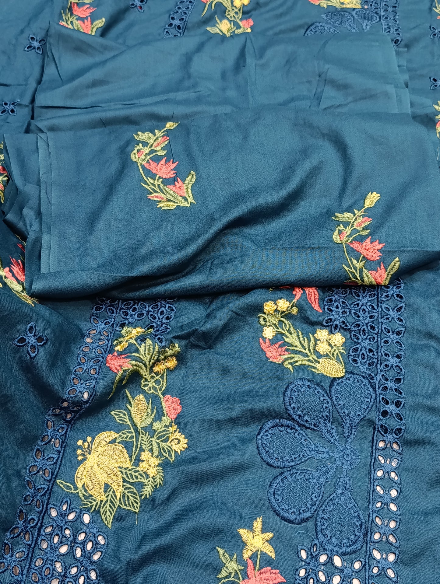 Winter Dhanak 2PC Suit – Heavy Embroidery zink batik