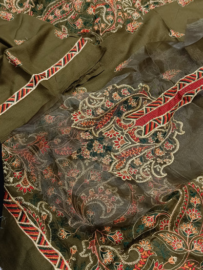 Bareeze Dupe 3PC Winter Suit – Heavy Shawl & Embroidered Shirt MEHNDI