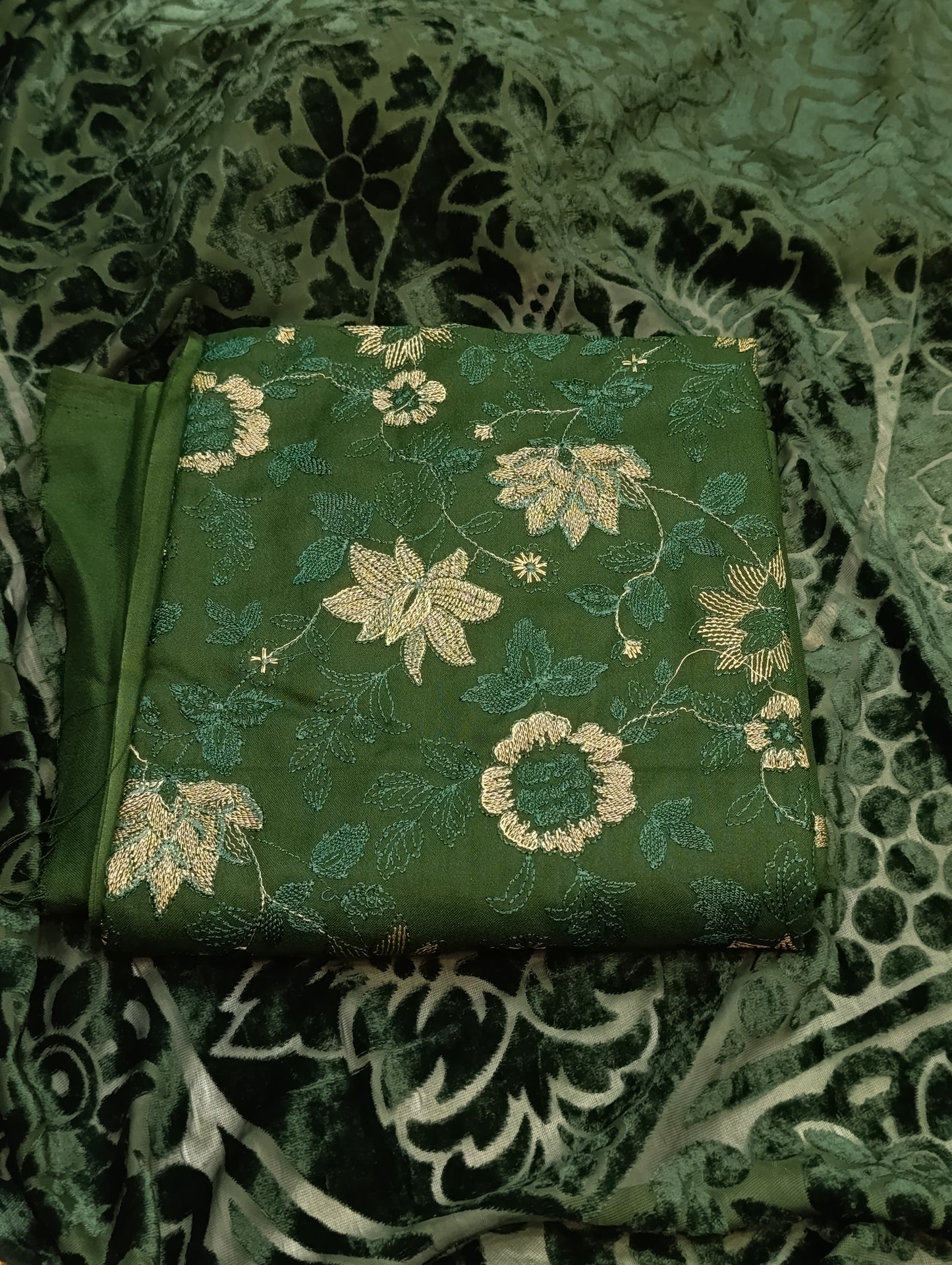 Palachi Shawl 3PC Dhanak Winter Suit green palachi flower