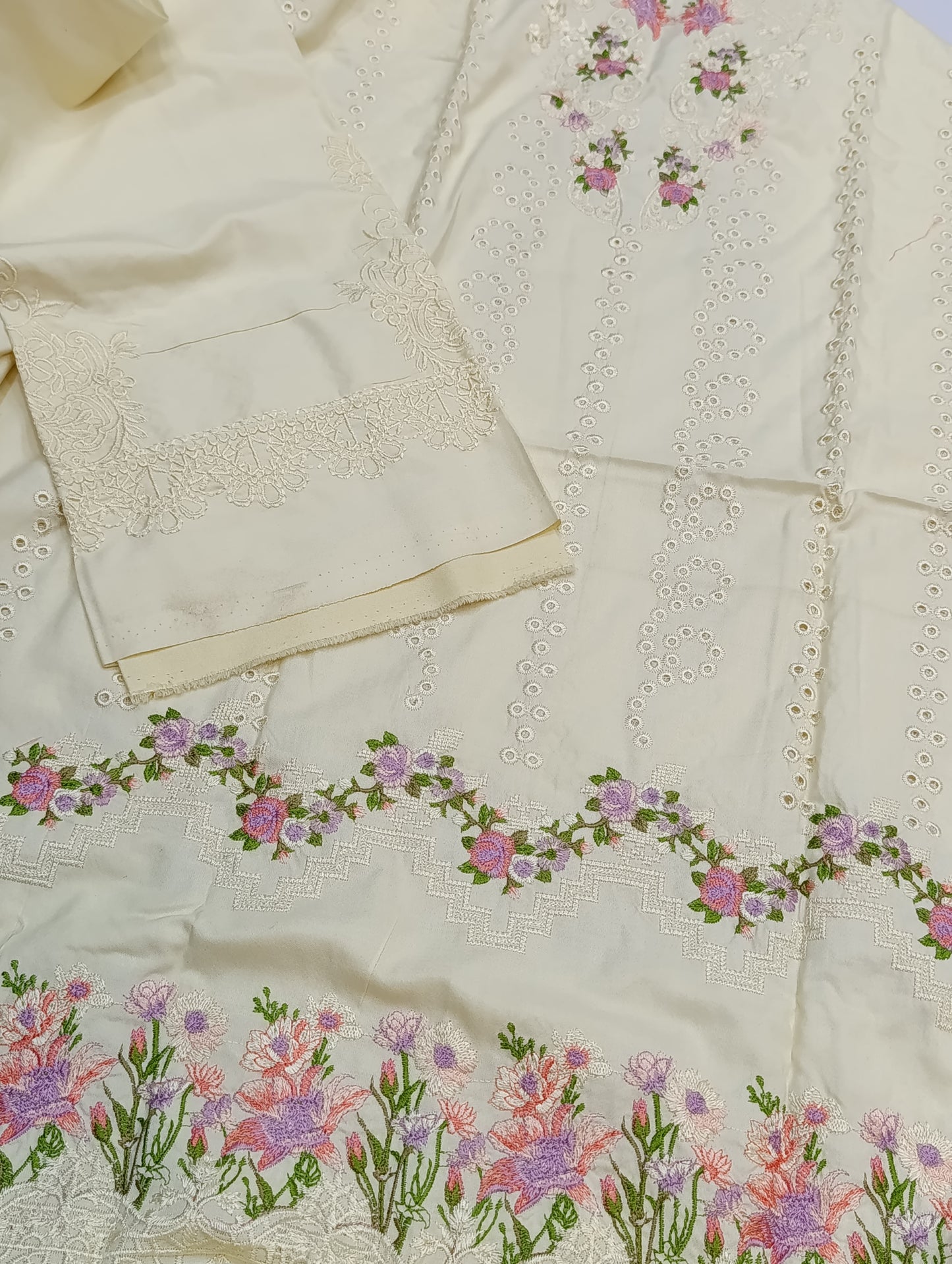 Winter Dhanak 3PC Suit – Heavy Embroidery with Printed Dupatta crimson off white fsd