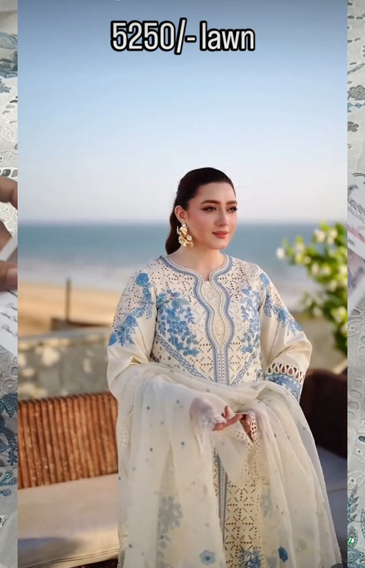 3pc aneelas safeed momina lawn